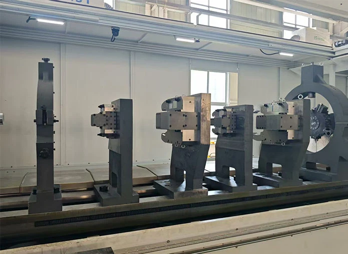 CNC roll turning lathe