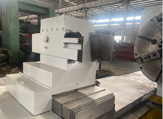 CNC roll turning lathe