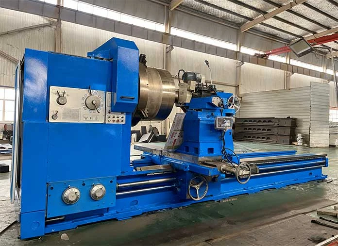 Conventional heavy duty lathe