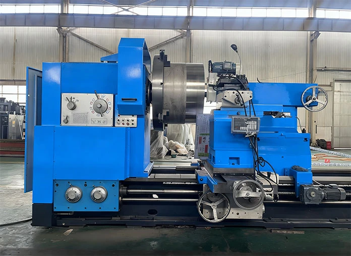 Conventional heavy duty lathe