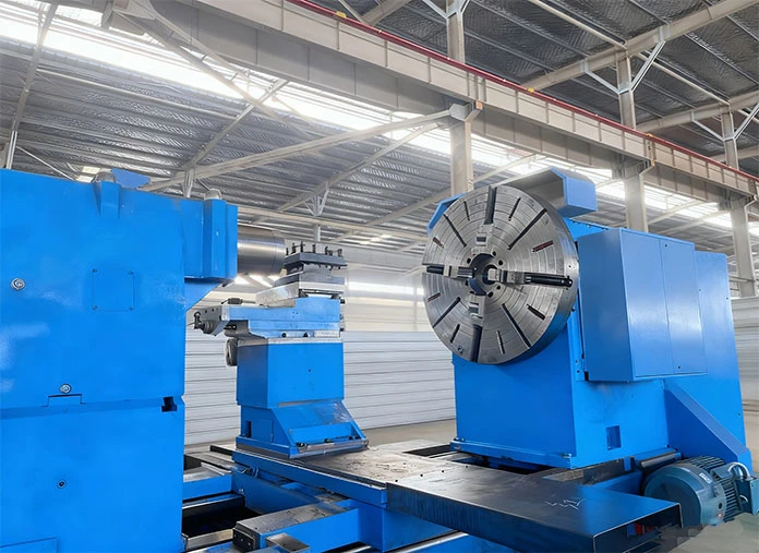 Conventional heavy duty lathe