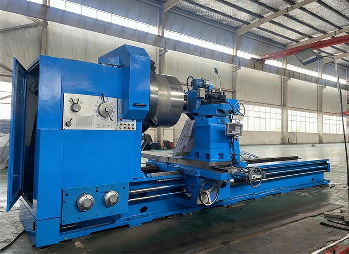 Conventional heavy duty lathe