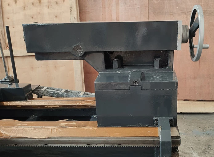 Spherical turning lathe