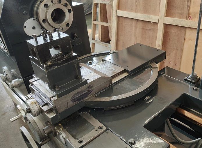 Spherical turning lathe